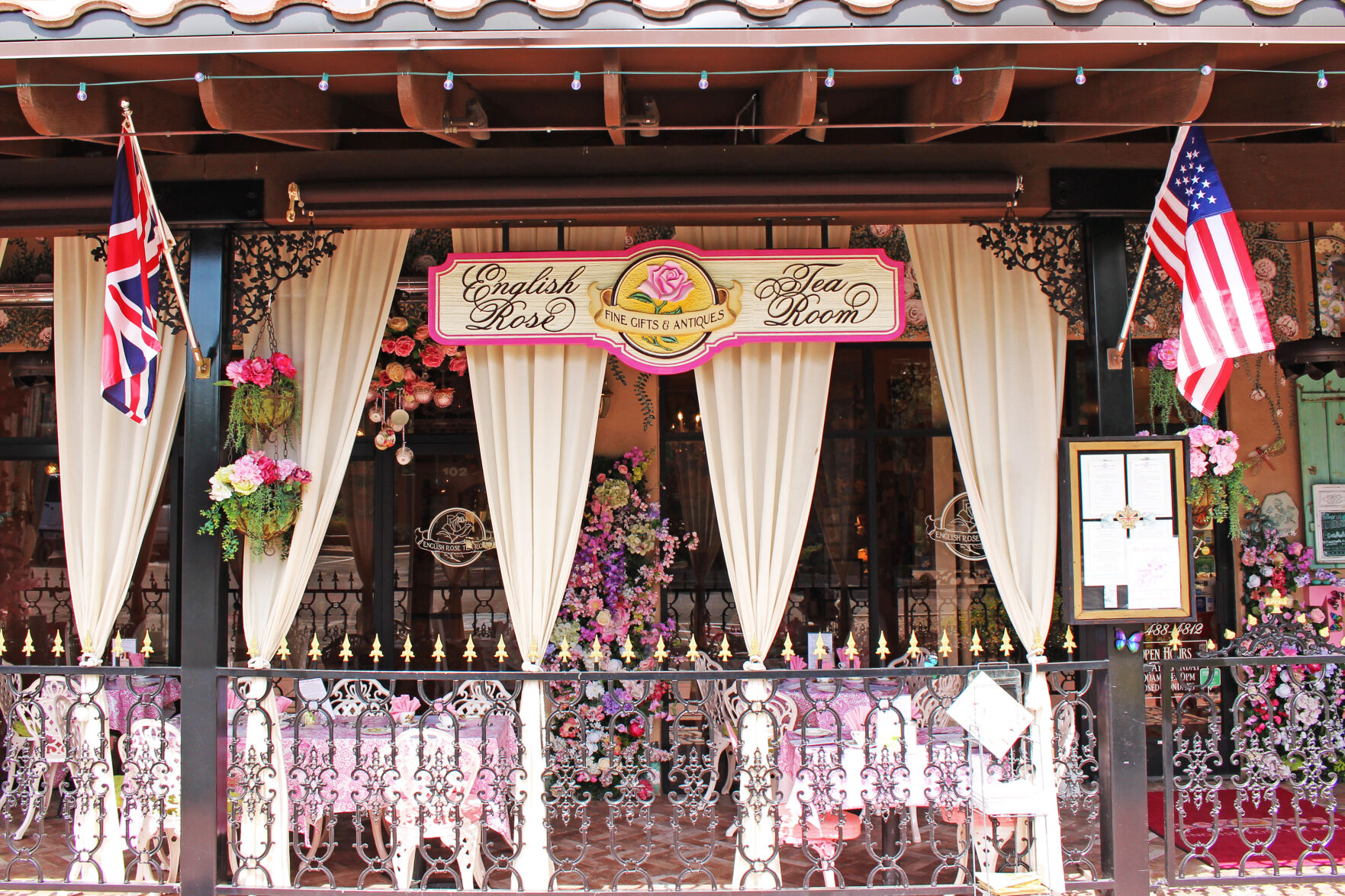 12_EnglishRoseTeaRoom_IMG_1795.jpg